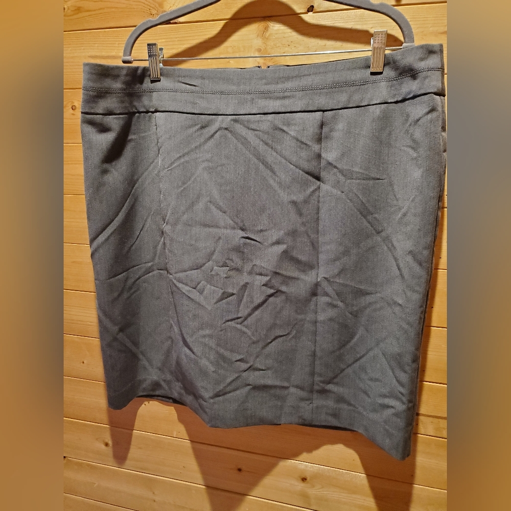EUC Skirt, back zip